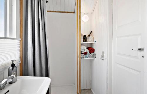 Fjand Badeby House | Beautiful Home In Ulfborg With Kitchen