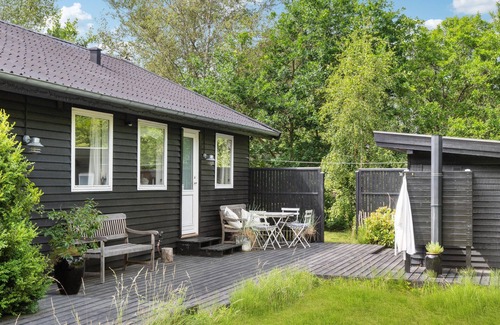 Holloselund House | Beautiful home in Vejby with WiFi