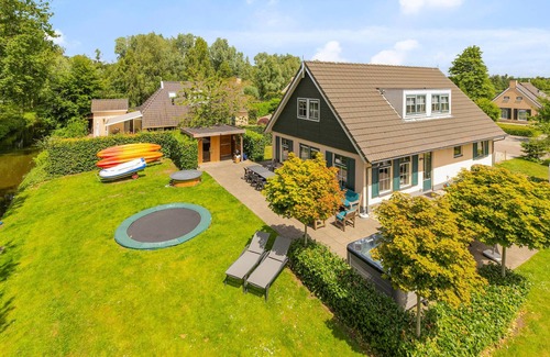 Vlagtwedde House | Beautiful home in Vlagtwedde with sauna