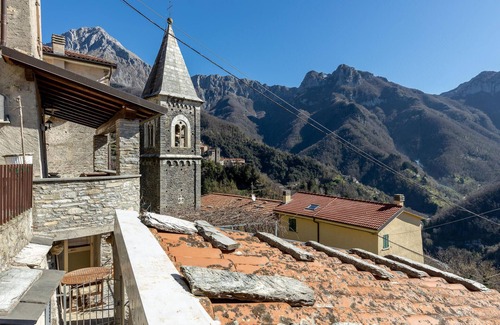 Stazzema House | Beautiful home in Volegno with kitchen