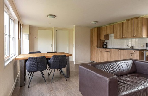 Nieuwolda House | Beautiful home in Wagenborgen with WiFi