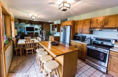 Emigrant House | Beautiful home located in the heart of Paradise Valley