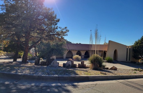 Glenwood Hills House | Beautiful home mountains & hiking trail. Enjoy the sunset, and city lights.