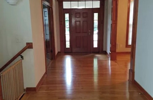 Hobart House | Beautiful home near Lambeau Field in quiet subdivision