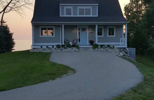 Ludington House | Beautiful Home On A High Bluff Overlooking Lake Mich! Fall 2025 dates open!