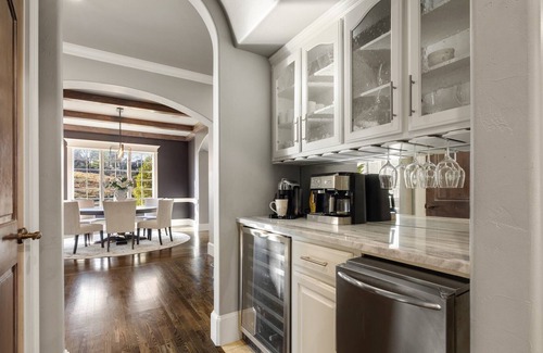Jenks House | Beautiful home on Acre Lot in Jenks.