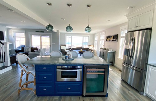 York Beach House | Beautiful home on long sands beach .