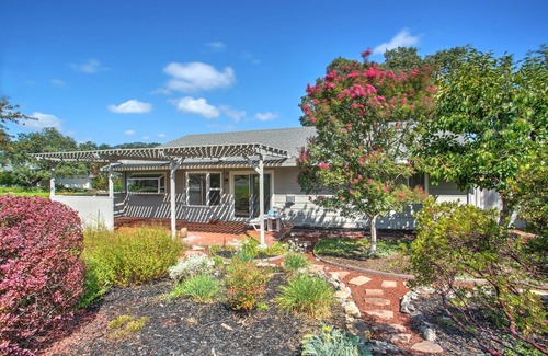 Santa Rosa House | Beautiful home on the golf course in 55+ community close to wineries