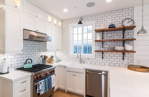 Avalon House | Beautiful Home On The Flats