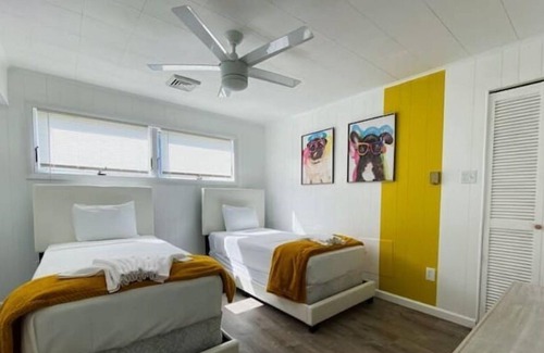 Pleasantville House | Beautiful Home with Bay View minutes from AC