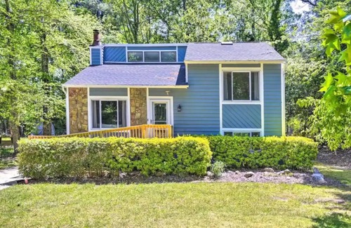 Northeast Raleigh House | Beautiful home with king bed stoned fire place and pool/Games for famlies