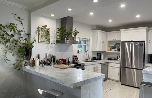 Seybold House | Beautiful Home with large backyard.