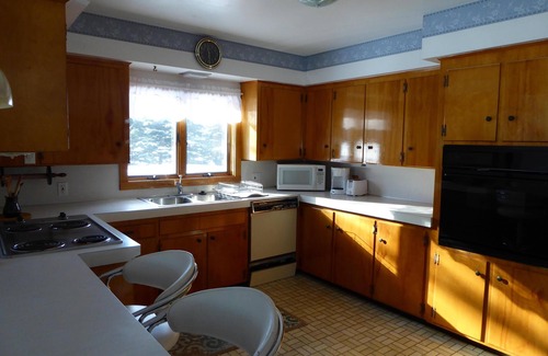 Levering House | Beautiful Home With Miles Of Lake Michigan Public Sand Beach Just Minutes Away