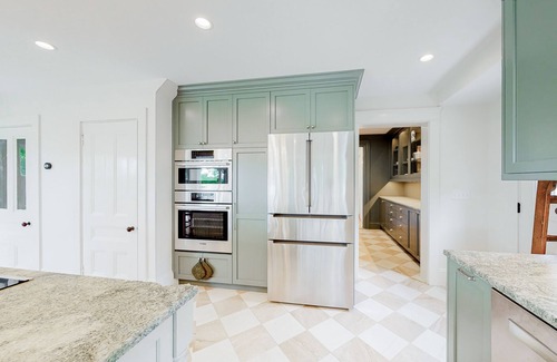 Wiscasset House | Beautiful home with Ping-Pong, fast WiFi & W/D - walk to dining
