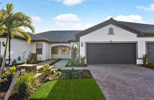 Nokomis House | Beautiful Home with Resort Lifestyle! 10 minutes from Siesta Key!