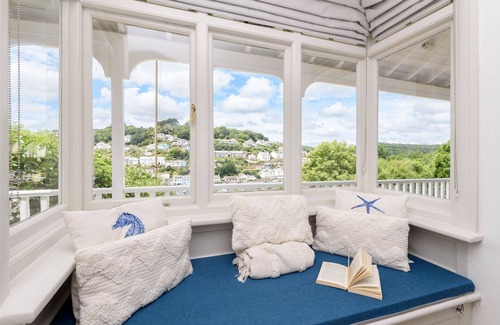 Looe House | Beautiful home with superb views and parking for 2 cars