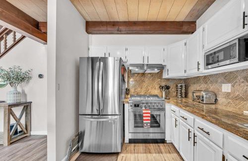 Tahoe Pines House | Beautiful Homewood Retreat with Deck and Grill