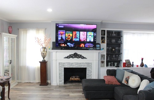 Baraboo House | Beautiful House! 15min away from Wisconsin Dells, Skiing Resorts and Devils lake