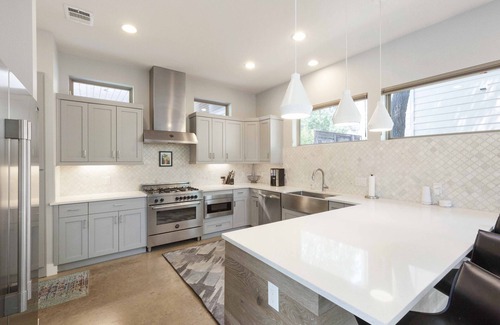 Chestnut House | Beautiful house and neighborhood within a great proximity to all of Austin.