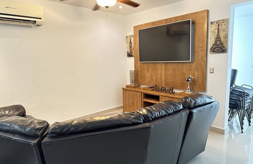 Monterrey House | Beautiful house - Close to shopping centers and entertaining