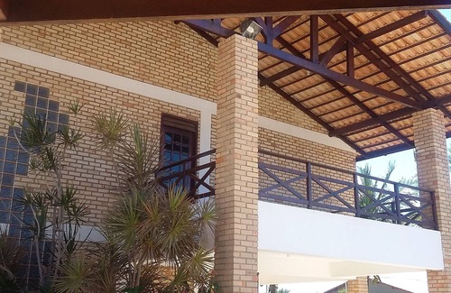 Porto das Dunas House | Beautiful house close to Beach Park with a society field.