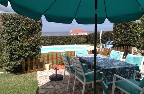 Azenhas do Mar House | Beautiful house in front of the sea in Azenhas do Mar, near beaches, private poo