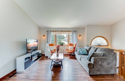 Eden Prairie House | Beautiful House in Eden Prairie - Entire House