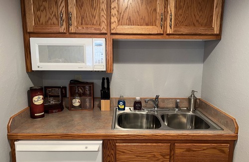 Plano House | Beautiful house on Lake Rathbun with in-ground pool & 50-amp camper hookup