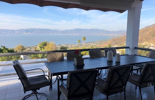 Raquet Club House | BEAUTIFUL HOUSE WITH A FULL VIEW TO THE LAKE OF CHAPALA AND MOUNTAINS