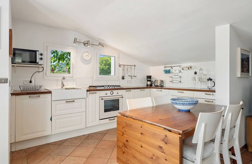 El Vendrell House | Beautiful house with large garden and pool - ideal for families and groups!