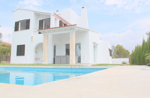 Llucmajor Villa | Beautiful house with pool near the sea in quiet residential area