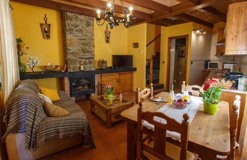 Braojos House | Beautiful house with fireplace in Braojos