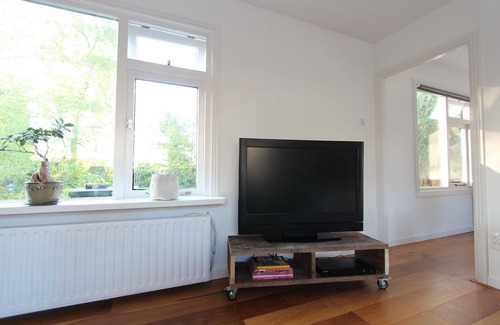 Zaandam Boat Rental | Beautiful houseboat at 15 min. from Amsterdam Central!