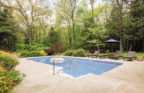 Saugerties House | Beautiful Hudson Valley Woodland Retreat with Swimming Pool. Pets welcome.