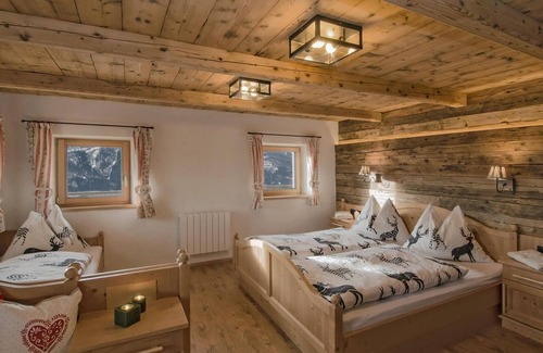 Schonbach House | beautiful hut with a great view and its own sauna