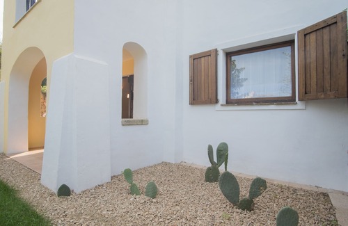 Liscia di Vacca Apartment | Beautiful Il Giardino degli Oleandri 1 Bedroom sleep 4, plus extra child