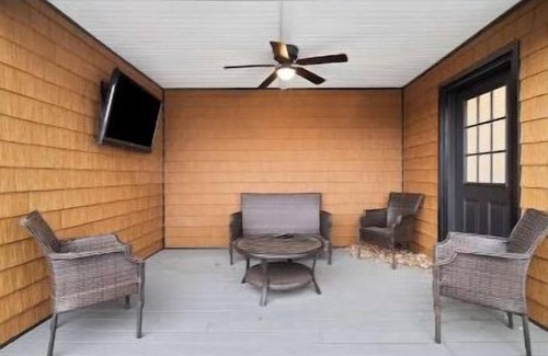 Edgewater Hill House | Beautiful in Battery Park