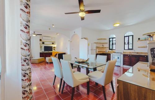 Proyecto escola Condo | Beautiful in town 3 Beds. 2 Bath one block from Malecon Casa de los Escritores 2