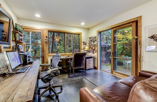 Aspen House | Beautiful in town river property in Aspen