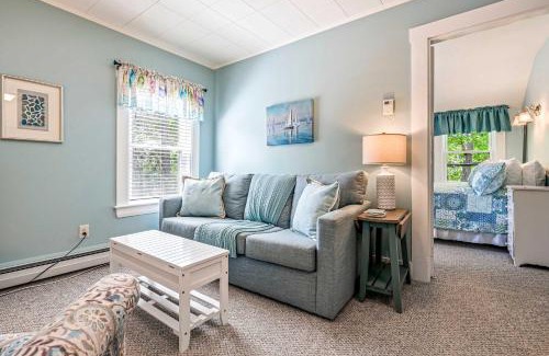 Ogunquit House | Beautiful inn ideal location Suite 3 Sea Glass