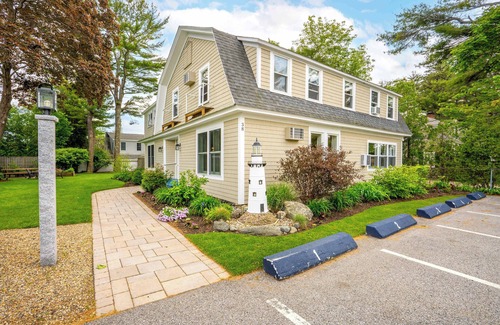 Ogunquit Apartment | Beautiful inn, Lighthouse Landing. #3 Sea Glass