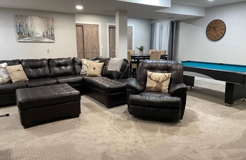 The Pinery House | Beautiful inviting comfy home w/views near horse park