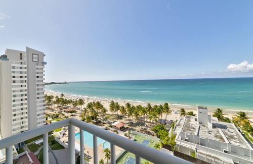 San Juan Apartment | Beautiful Isla Verde Apartment by the Beach!