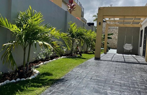 Ocho Rios House | Beautiful island home in Ocho Rios Jamaica. Close to all beaches and attractions
