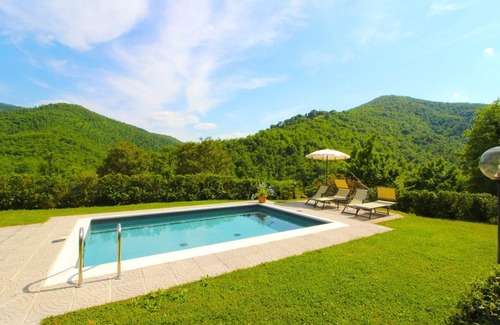 Pieve di Chio Apartment | Beautiful apartment for 4 people with private pool, WIFI, TV and pets allowed
