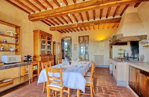 Colle di Val d'Elsa Apartment | Beautiful apartment for 6 people with WIFI, TV, terrace and panoramic view, close to San Gimignano