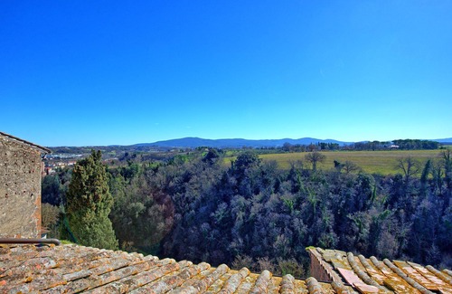 Colle di Val d'Elsa Apartment | Beautiful apartment for 6 people with WIFI, TV, terrace and panoramic view, close to San Gimignano