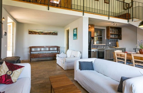 Magliano in Toscana House | Beautiful villa for 4 people with WIFI, patio and pets allowed
