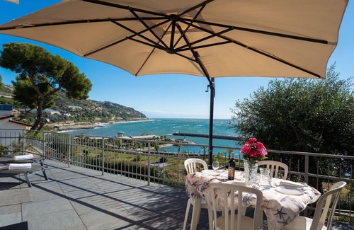 San Lorenzo al Mare House | Beautiful apartment in villa for 4 guests with WIFI, A/C, TV, terrace and pets allowed