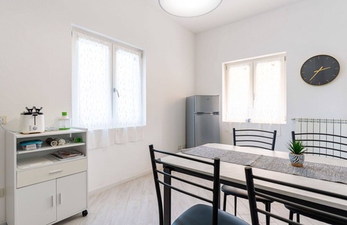 Villanova d'Albenga Apartment | Beautiful apartment for 4 people with A/C, WIFI, TV, balcony and panoramic view